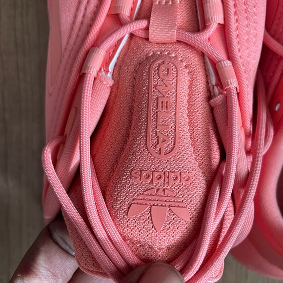 Women’s Adidas - Picture 8 of 8